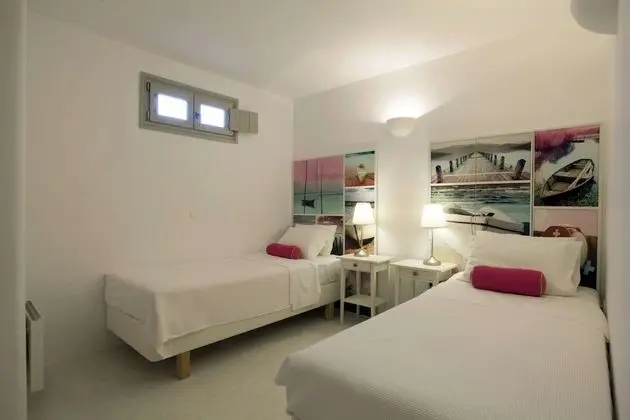Dream Villa near Kid's Beach by VillaRentalsgr - Oda