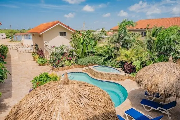 Dream Suites Aruba 4-bedroom Apartment With Tropical Garden, Pool and Whirlpool