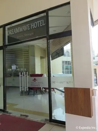 Dreamwave Hotel Lemery - Lobi