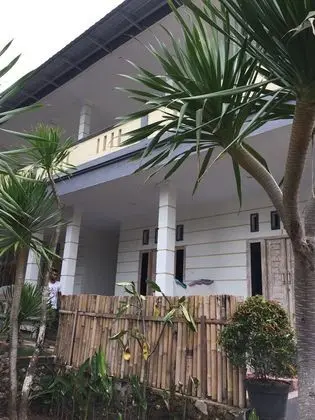 D'Reborn Guest House - Dış Mekan