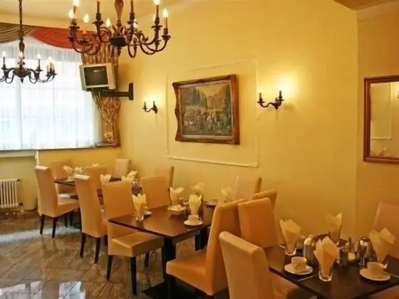 Drei Könige Dom Hotel - Yerinde Yemek