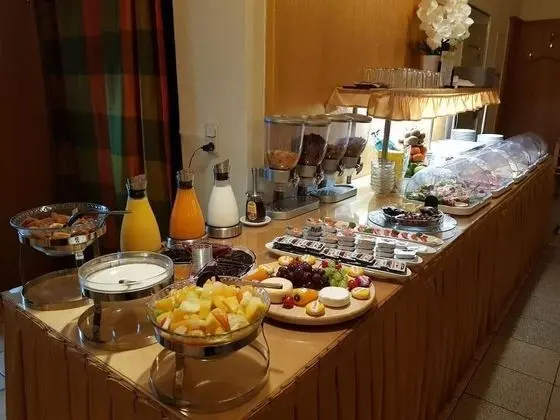 Hotel Drei Kronen - Yerinde Yemek