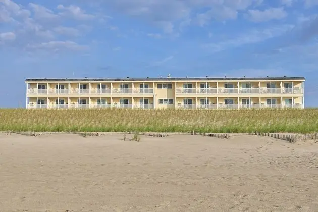 Drifting Sands Oceanfront Hotel