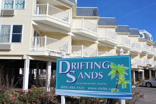 Drifting Sands Oceanfront Hotel - Dış Mekan