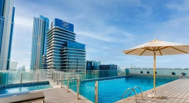 Driven Holiday Homes - Mada Residences - Havuz
