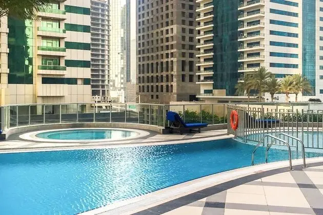 Driven Holiday Homes - Torch Tower - Havuz