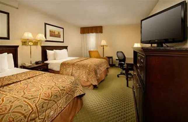 Drury Inn & Suites Westport