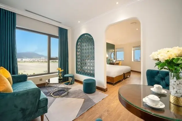 DS La Belle Vie Hotel & Suite