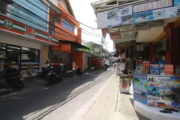 Dua Dara Inn Kuta - Lobi