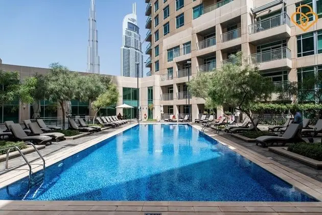 Dubai Burj Views 2 A Bed - Havuz