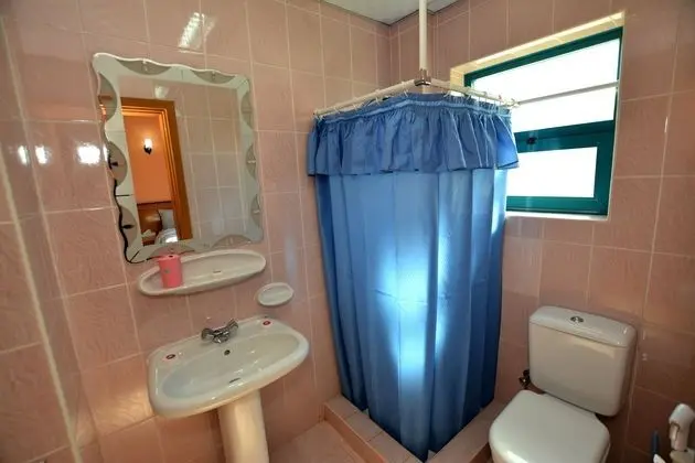 DUBAI YOUTH HOSTEL