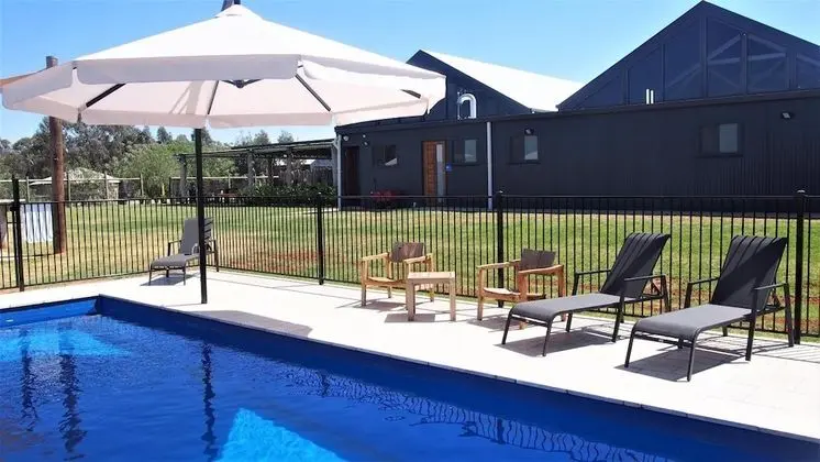 Dubbo Rhino Lodge - Havuz