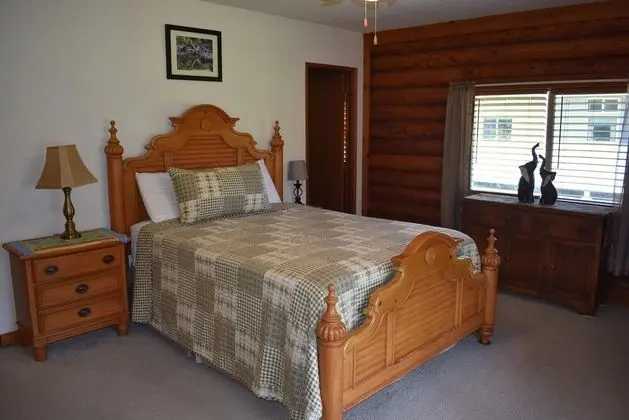 Duck Inn Log House - Oda