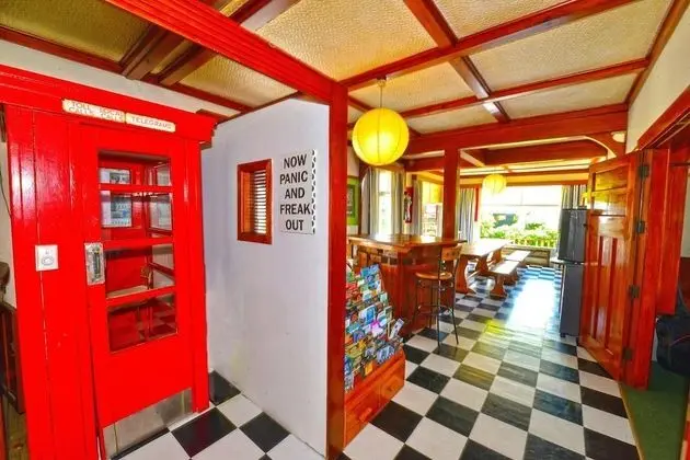 Ducks & Drakes Boutique Motel & Backpackers - Lobi