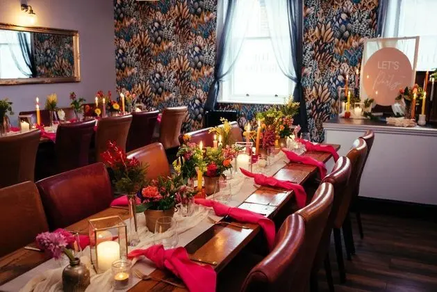 Duke Of Edinburgh Hotel - Yerinde Yemek
