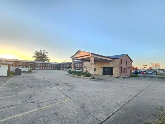 Dumas Inn