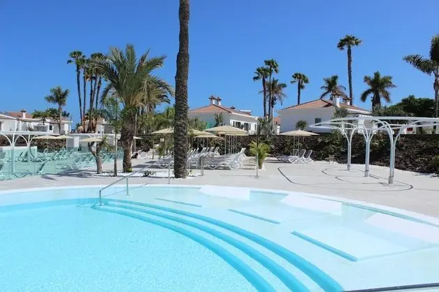 Hotel THE Dunagolf Suites - Havuz