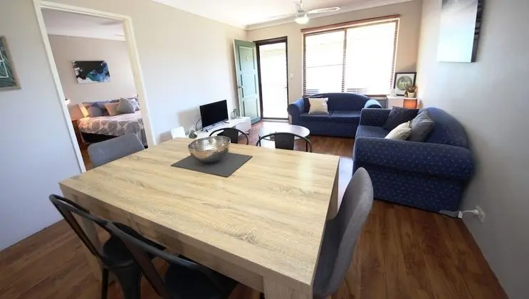 Dunbar Court Unit 5 at South West Rocks - Oda Düzeni