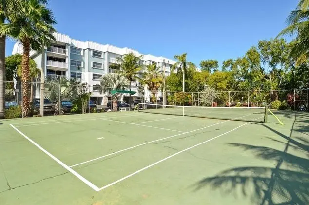 Dune Wind South by Avantstay Communal Pool & Hot Tub Gated Community Close to Smathers Beach Month Long Stays Only