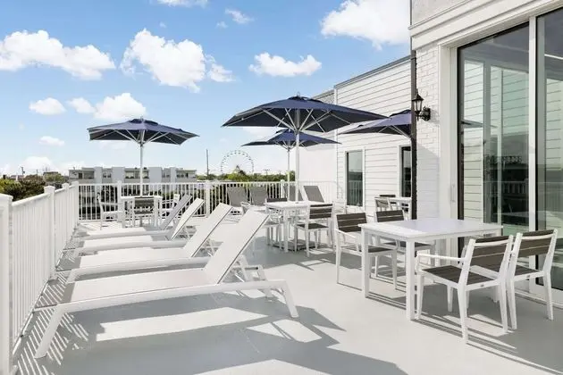 Dunes Manor Hotel and Dunes Suites