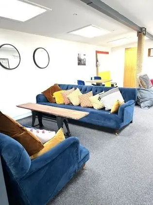 Duplex Bargecinema Room 6 Ensuite Double-triple Bedrooms Great Social Spaces