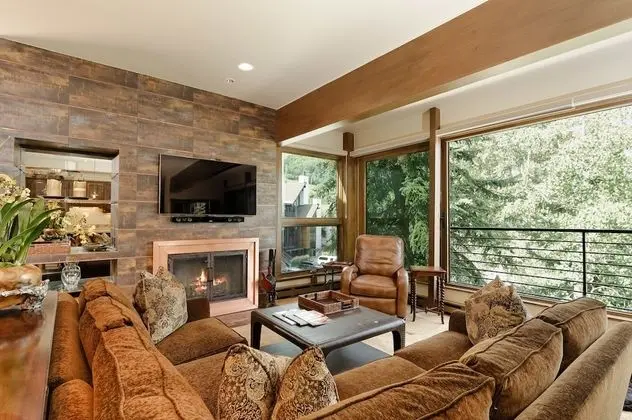 Durant Condominiums by Frias