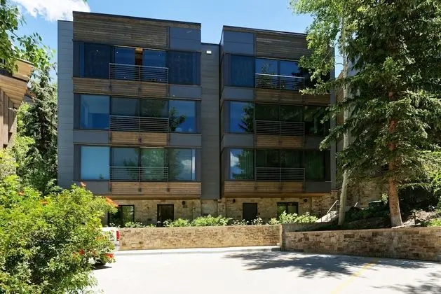 Durant Condominiums by Frias - Dış Mekan