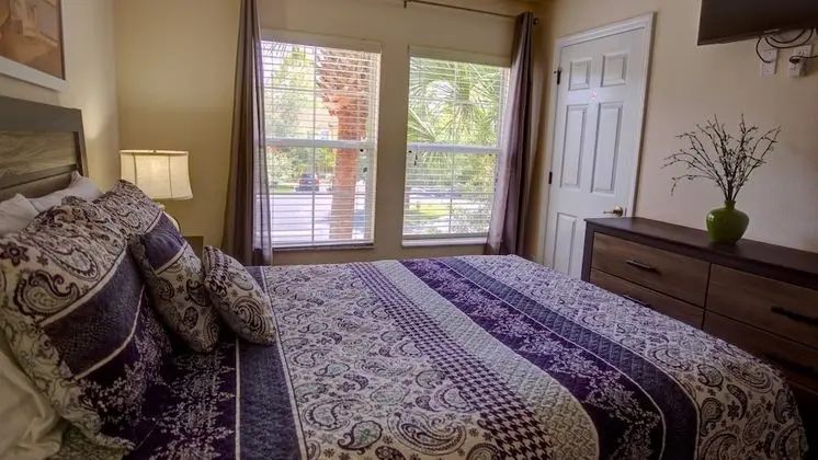 Durham Townhome with Pool at Encantada - Oda