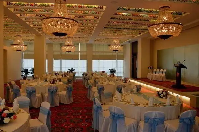 Dushanbe Serena Hotel - Yeme / İçme