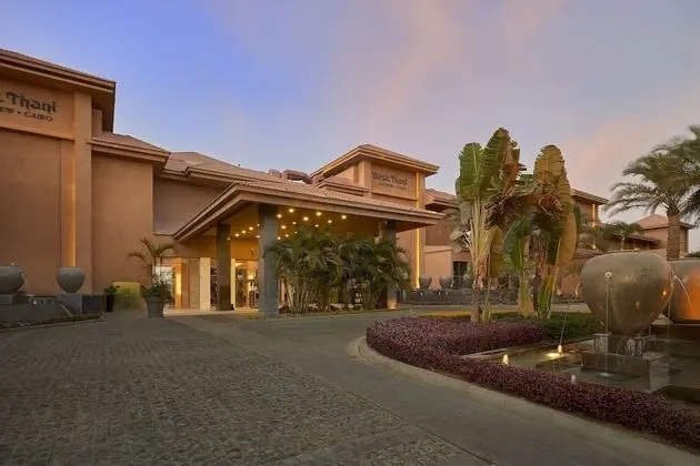 Dusit Thani LakeView Cairo - Dış Mekan
