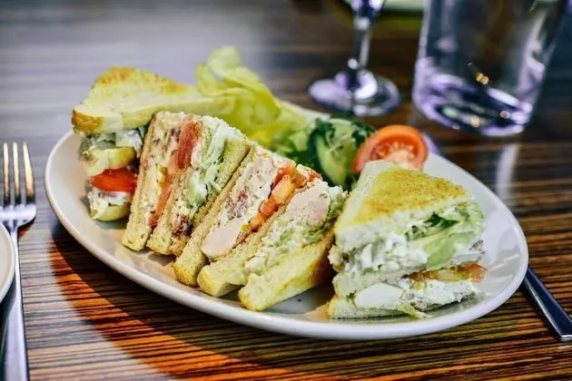 The Dutch Mill Hotel - Yerinde Yemek