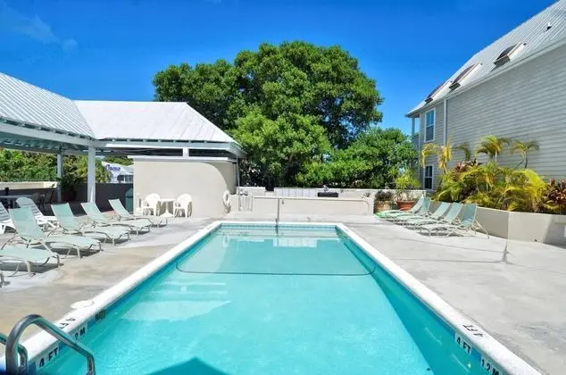 Duval Sea Turtle by Avantstay Great Location Close to Shops Shared Pool!