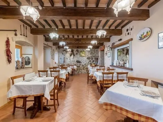 Dwelling in Renovated Barn near Birthplace of Michelangelo - Yerinde Yemek