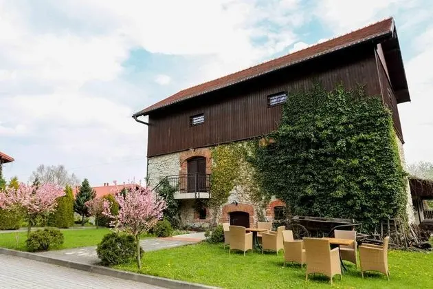 Dwór w Tomaszowicach