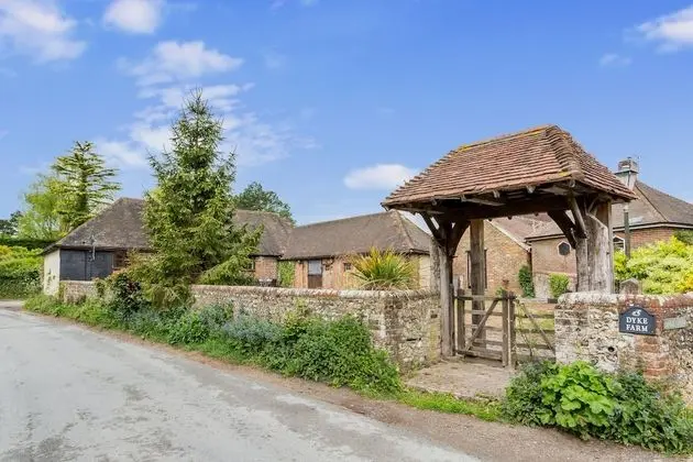 Dyke Barn Barn