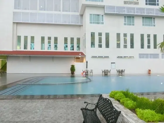 DYVITH HOTEL AND RESIDENCE - Havuz