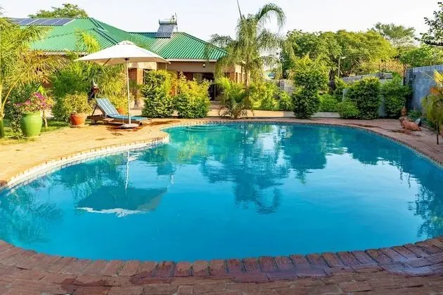Dzimbahwe Guest Lodge