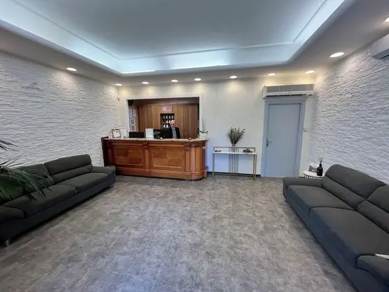 E H SUITES ROME AIRPORT - Lobi