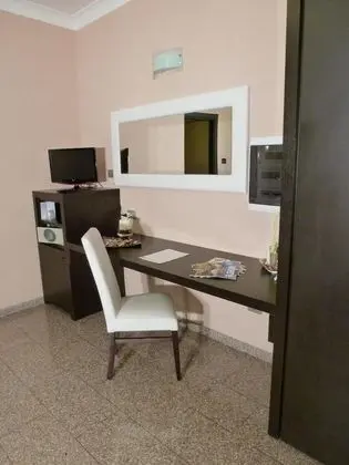 E H SUITES ROME AIRPORT - Mutfak