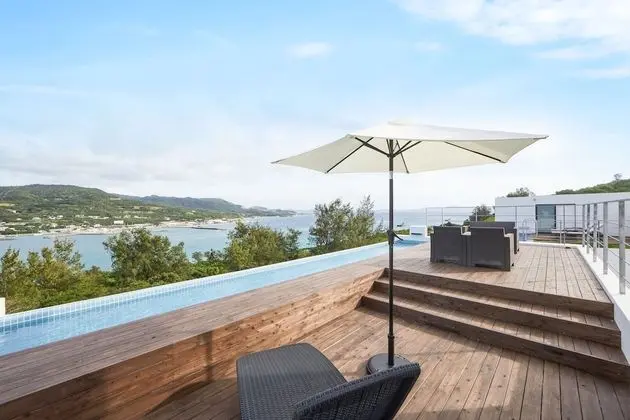E-horizon Resort Premium SESOKO C - Havuz