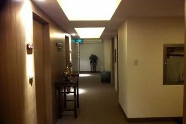 The E-Hotel Makati - Lobi