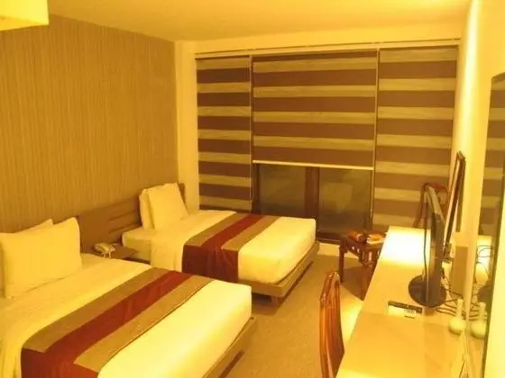 The E-Hotel Makati - Oda