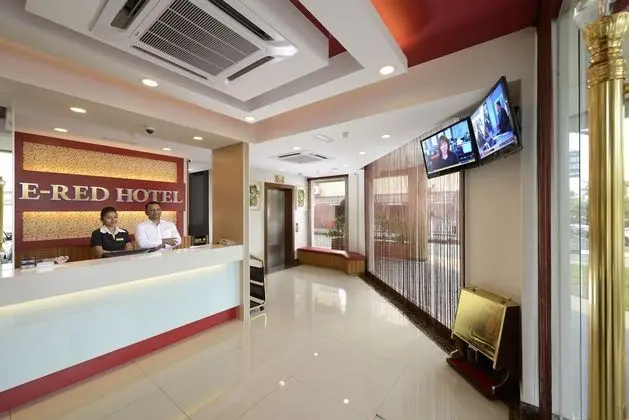 E RED HOTEL BAYU MUTIARA