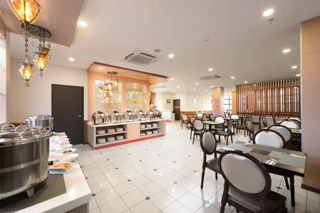 E RED HOTEL KUANTAN - Kahvaltı