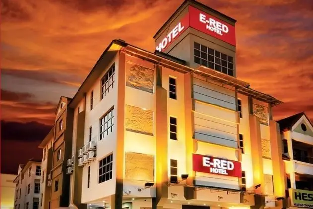 E-Red Hotel Seberang Jaya - Dış Mekan