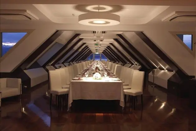 E Hotel - Genel
