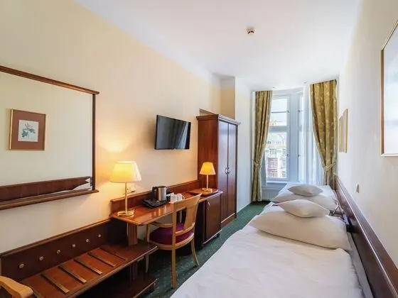 EA Hotel Rokoko - Genel