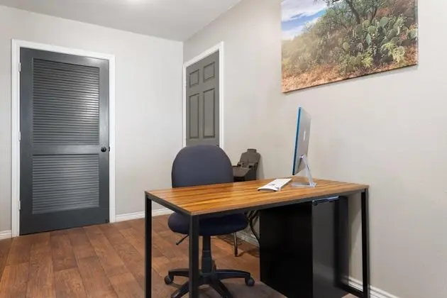 Eagle's Den Suites at Big Spring - Lobi