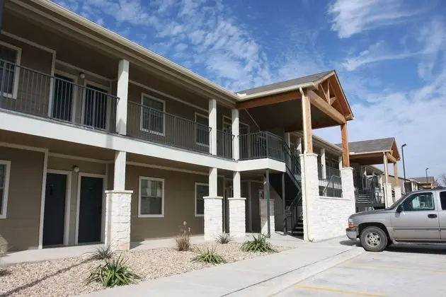 Eagle's Den Suites at Carrizo Springs