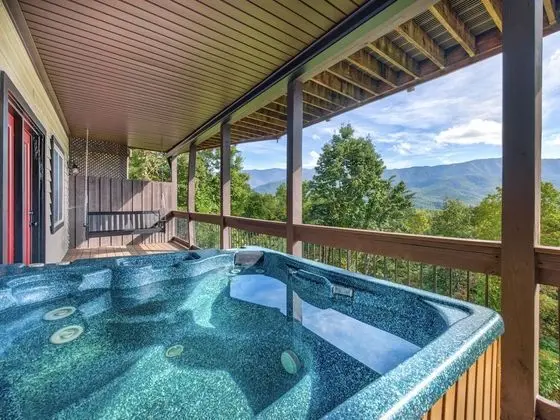On Eagle's Wings by Jackson Mountain Homes - Havuz